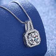 Fashionable Design Inlaid Full Zircon Copper Pendant Necklace